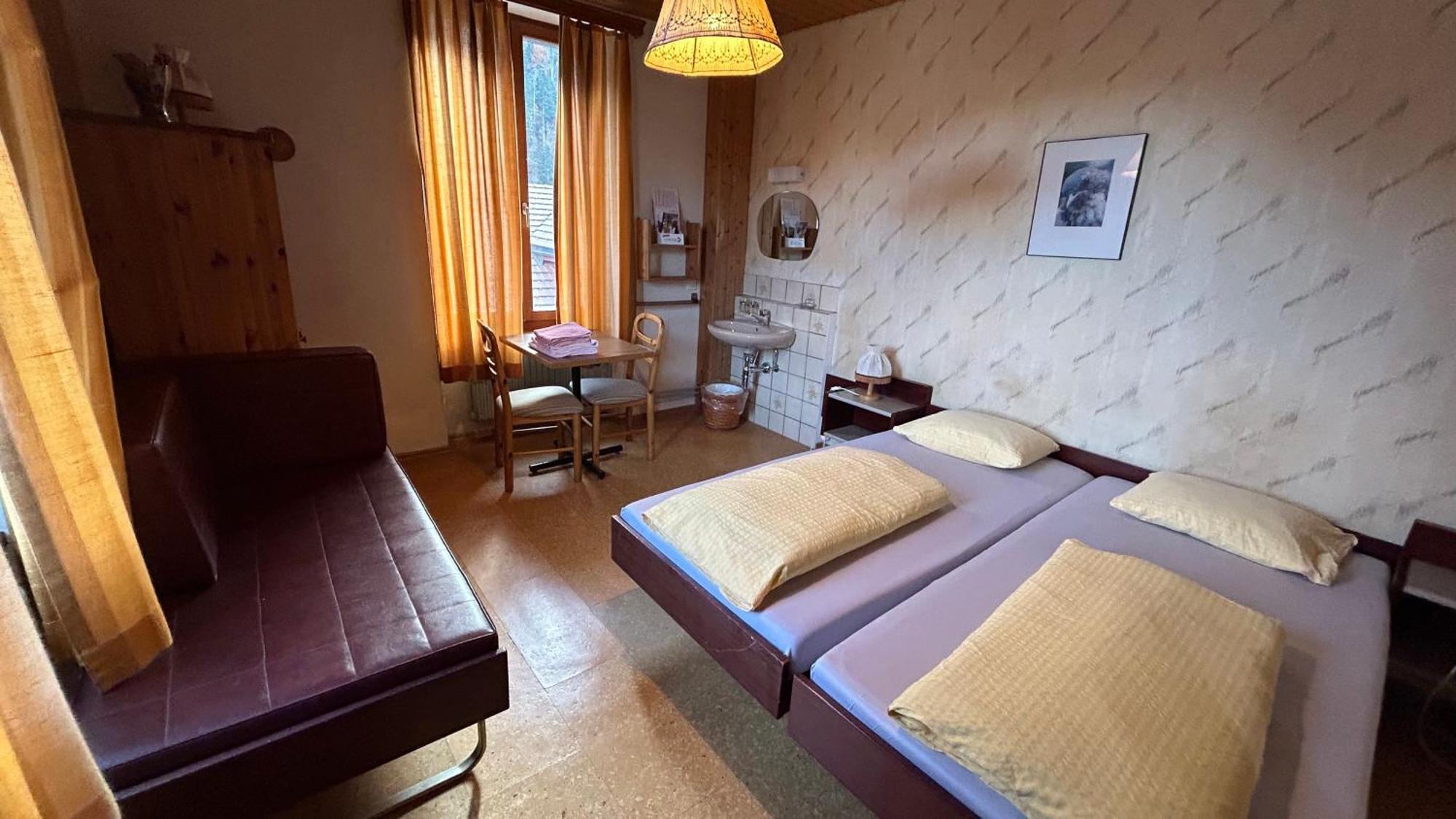 Maison d'hôtes Hôtel de la Gare Montbovon Chambre photo