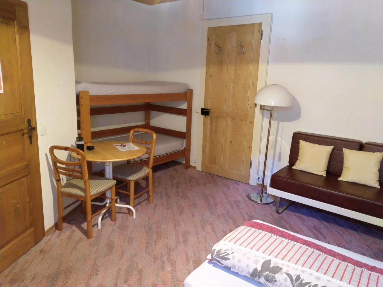 Maison d'hôtes Hôtel de la Gare Montbovon Chambre photo